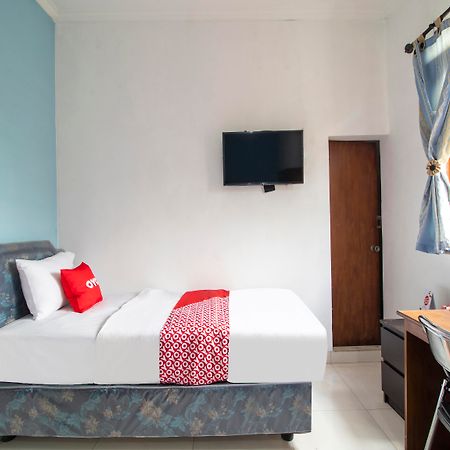 OYO 3908 Fenway Kostel Hotel Bandung Buitenkant foto