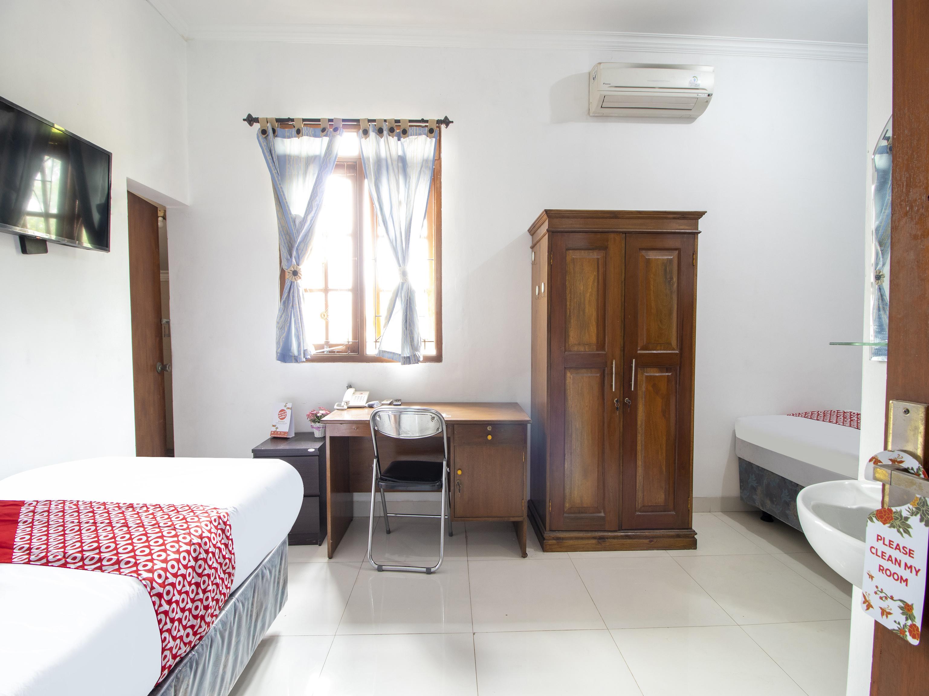 OYO 3908 Fenway Kostel Hotel Bandung Buitenkant foto