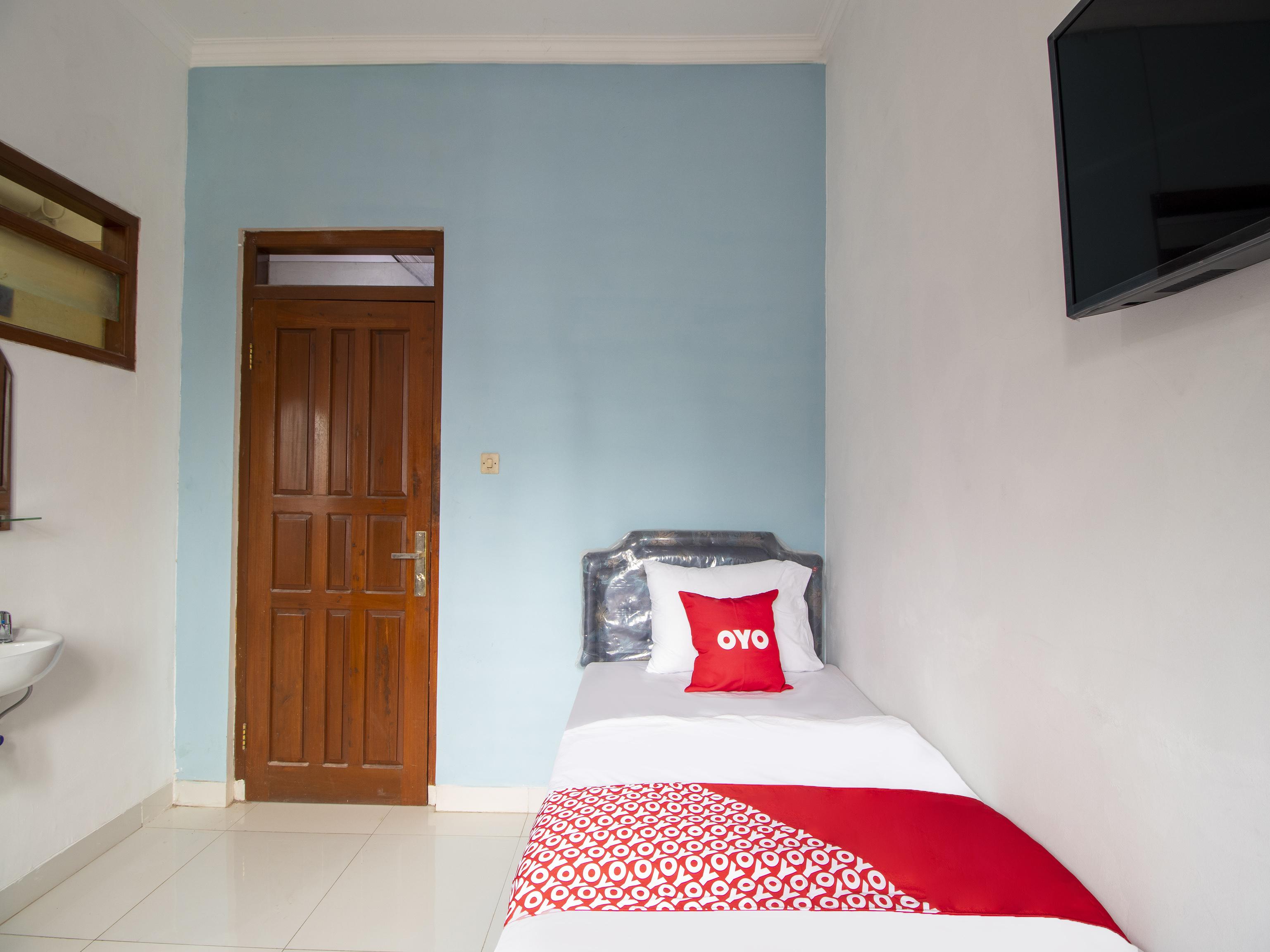 OYO 3908 Fenway Kostel Hotel Bandung Buitenkant foto